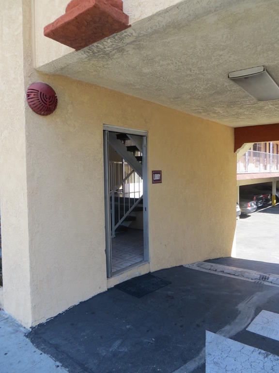 Deluxe Hawthorne/ Lax Motel 2*