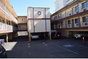 Deluxe Hawthorne/ Lax Motel Hawthorne