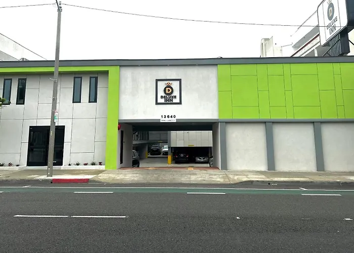 Deluxe Inn Hawthorne/ Lax