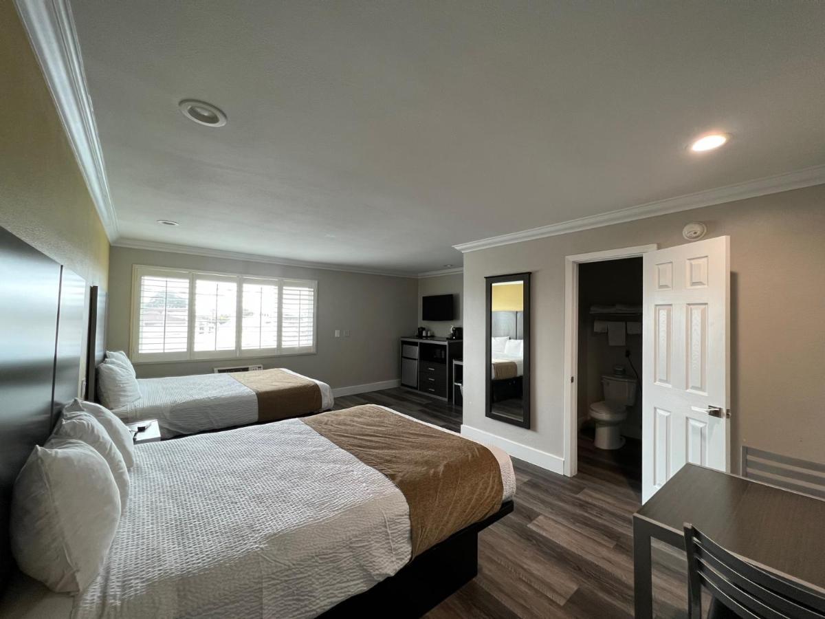 Deluxe Hawthorne/ Lax Motel 2*
