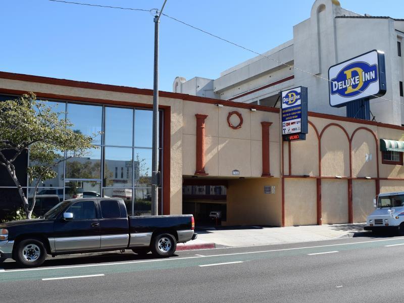 Deluxe Hawthorne/ Lax Motel Hawthorne